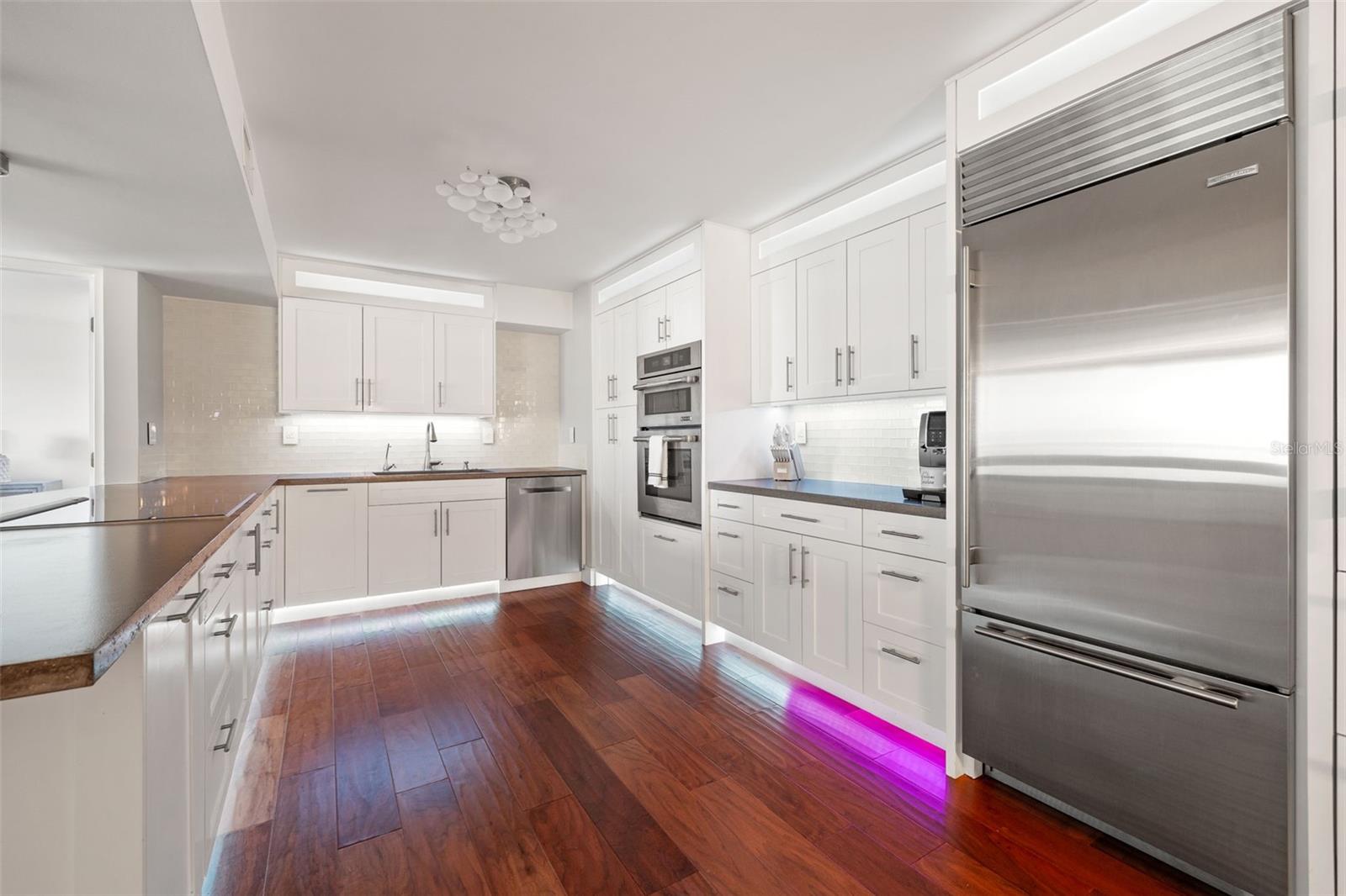 TREASURE ISLAND TENNIS & YACHT CLUB - Residential Lease