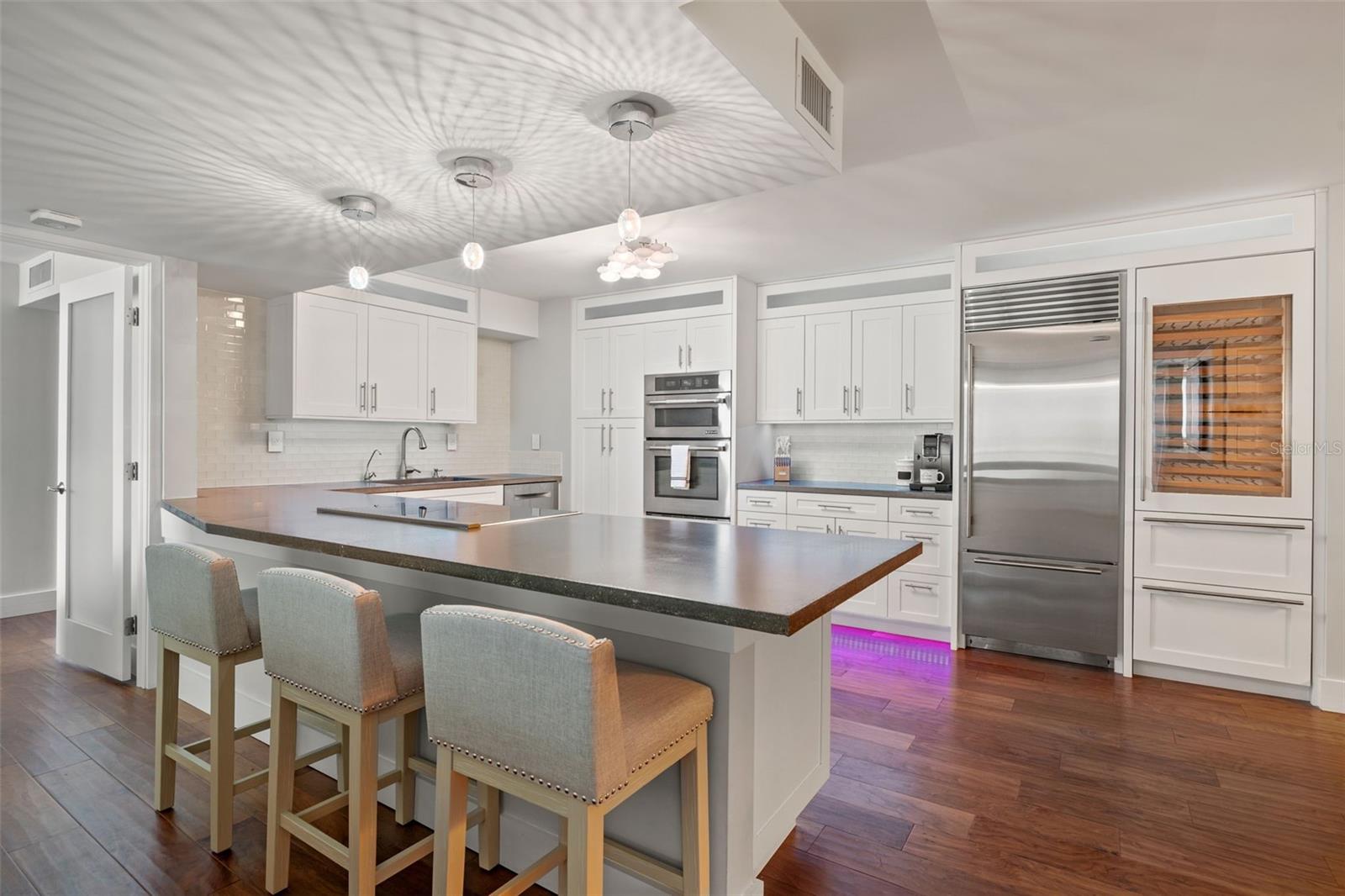 TREASURE ISLAND TENNIS & YACHT CLUB - Residential Lease