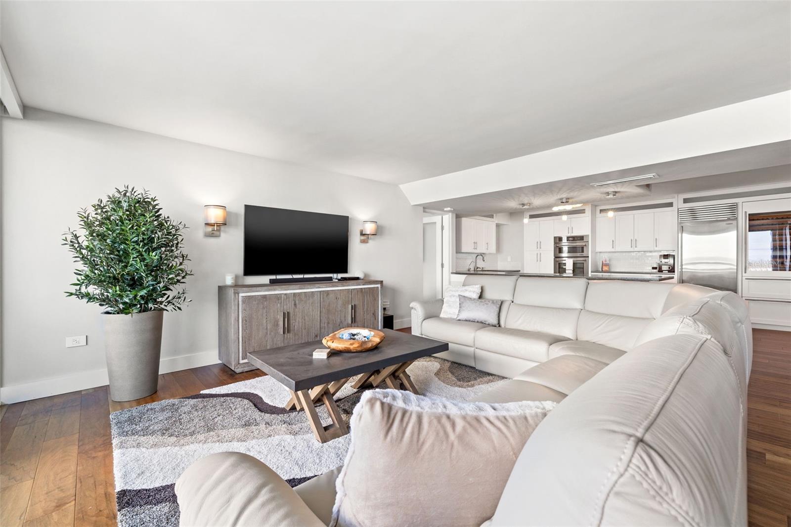 TREASURE ISLAND TENNIS & YACHT CLUB - Residential Lease