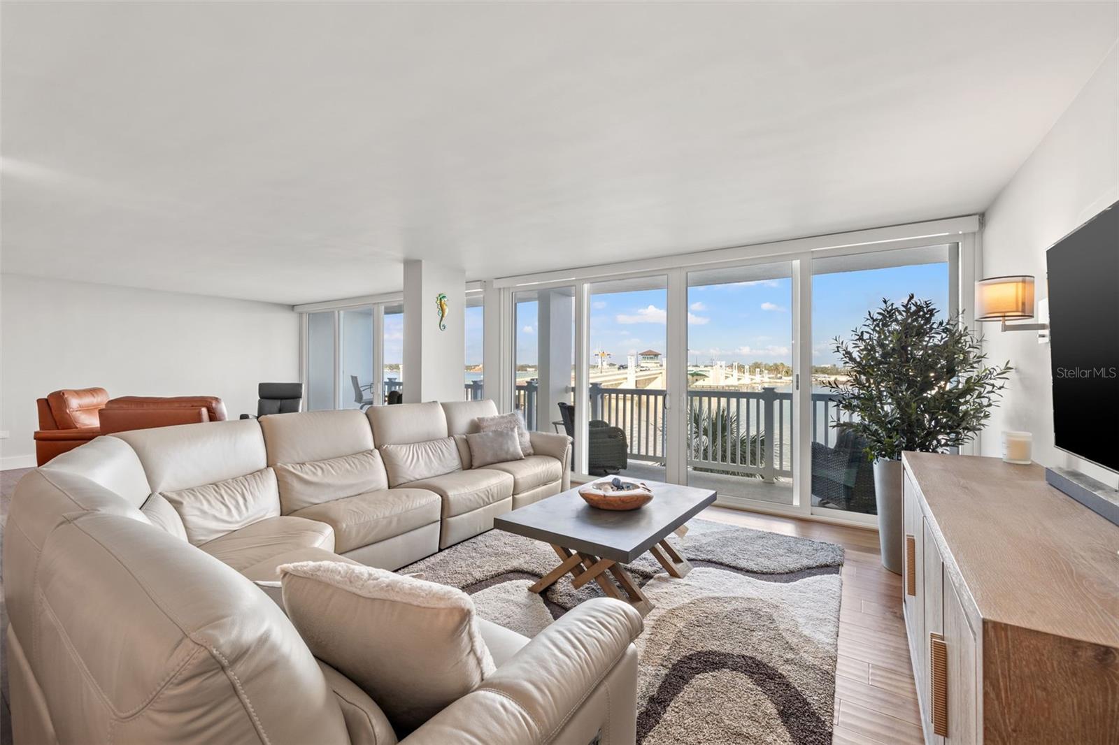 TREASURE ISLAND TENNIS & YACHT CLUB - Residential Lease