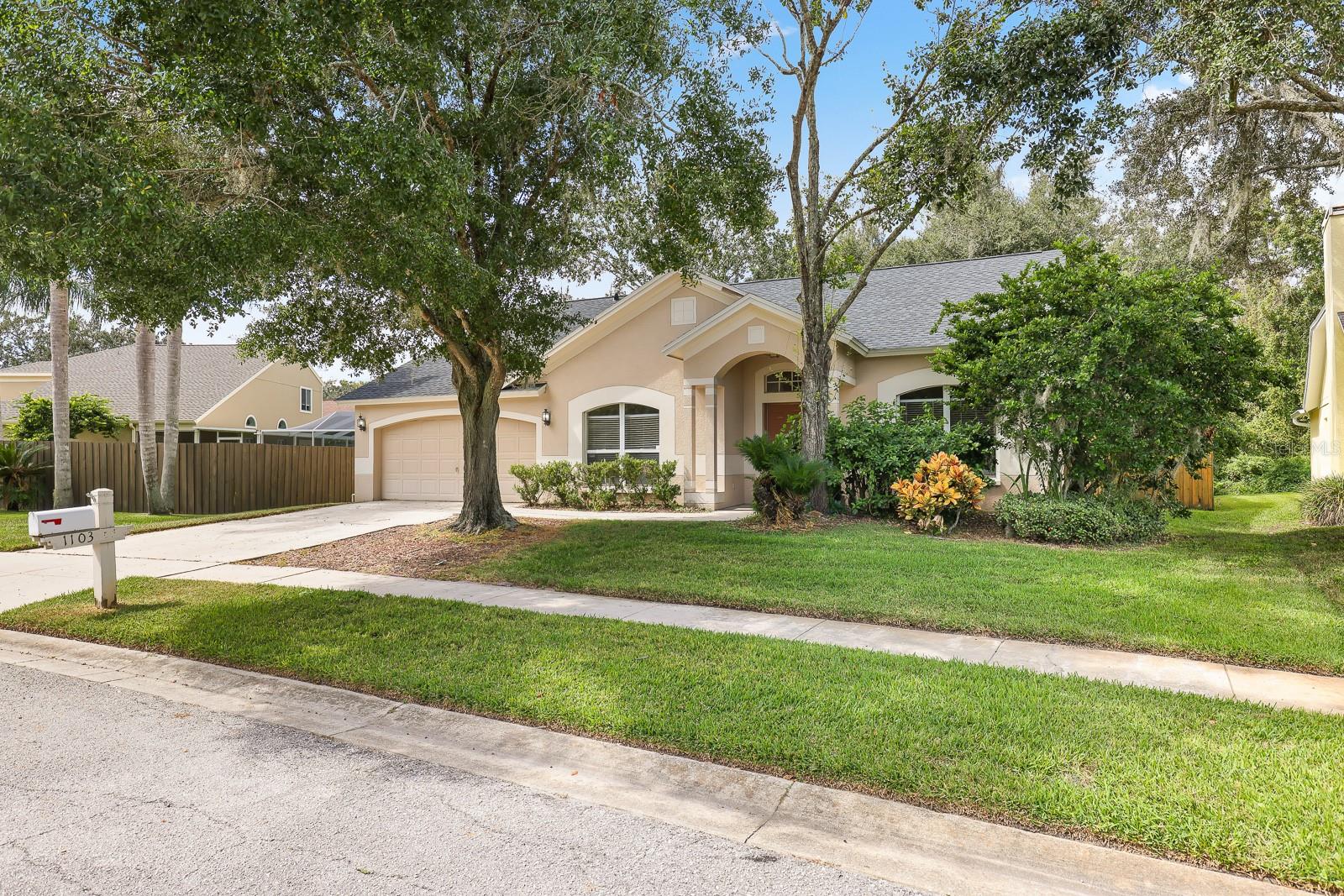 MEADOW POINTE - Residential