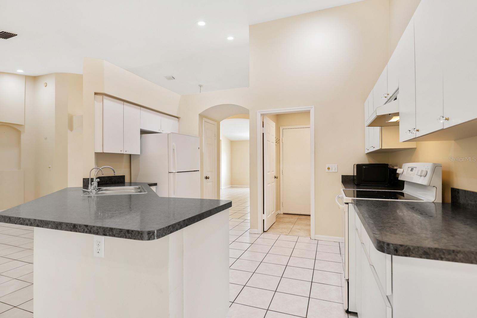 MEADOW POINTE - Residential