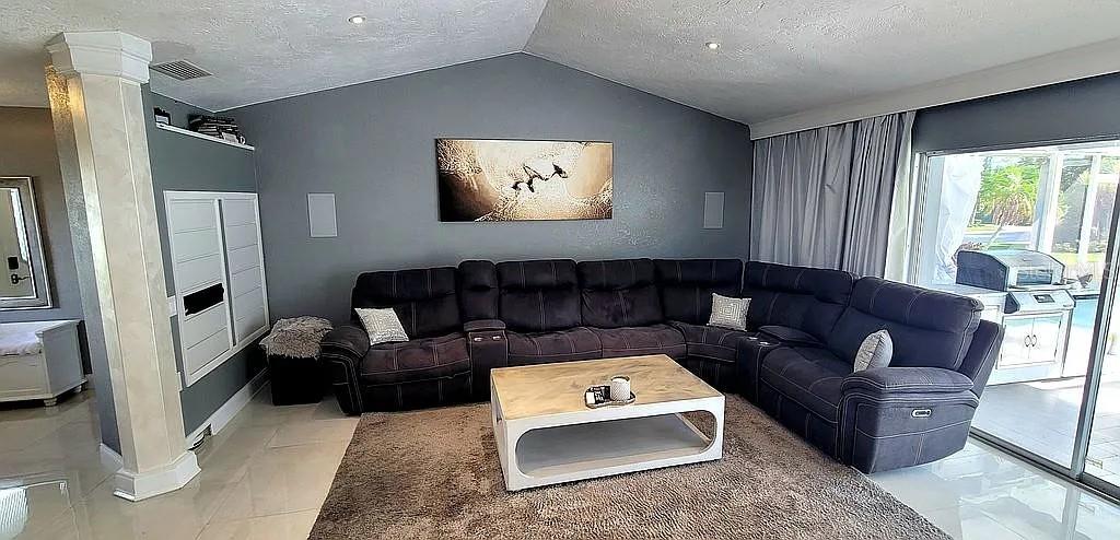 HERITAGE LAKE ESTATES - Residential