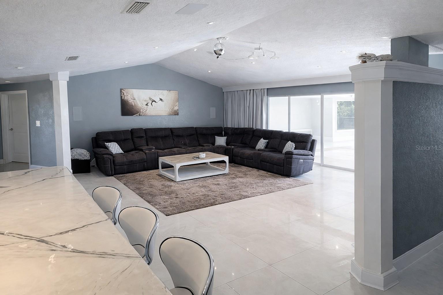 HERITAGE LAKE ESTATES - Residential