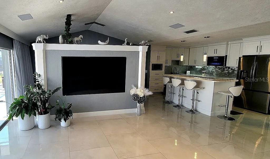 HERITAGE LAKE ESTATES - Residential