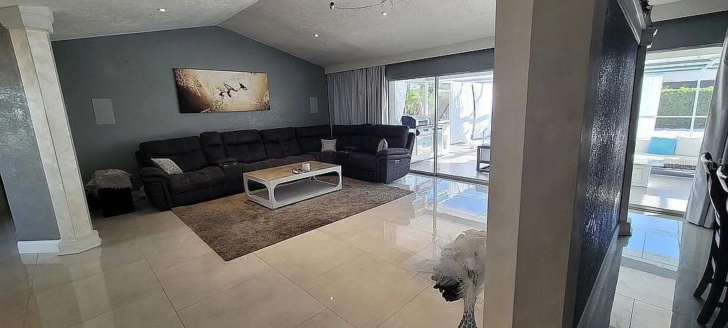 HERITAGE LAKE ESTATES - Residential