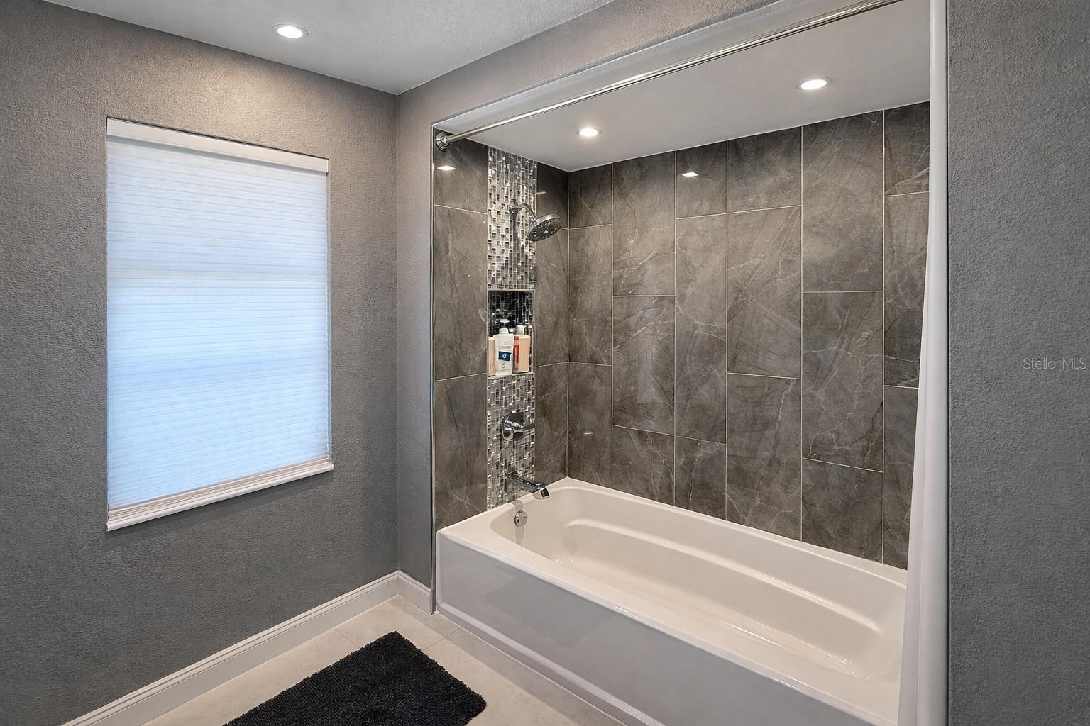 HERITAGE LAKE ESTATES - Residential