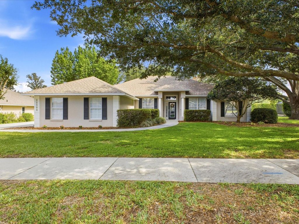 Photo of 11906 Graces Way, Clermont, FL 34711 (MLS # O6402001)