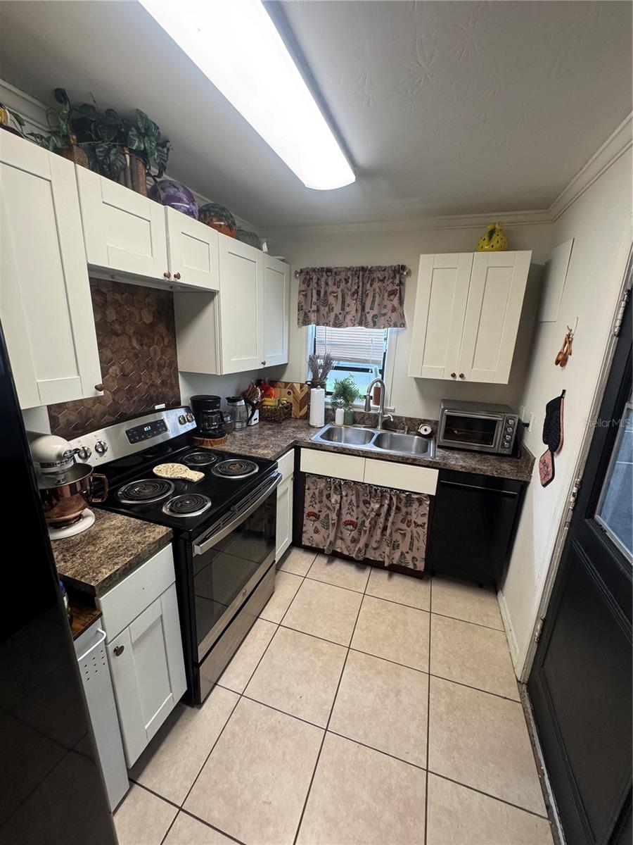 SUNSHINE GARDENS - Residential