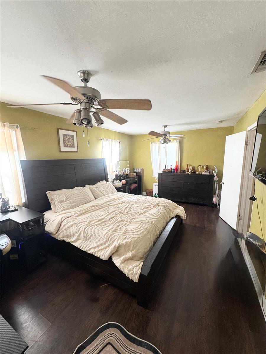 SUNSHINE GARDENS - Residential