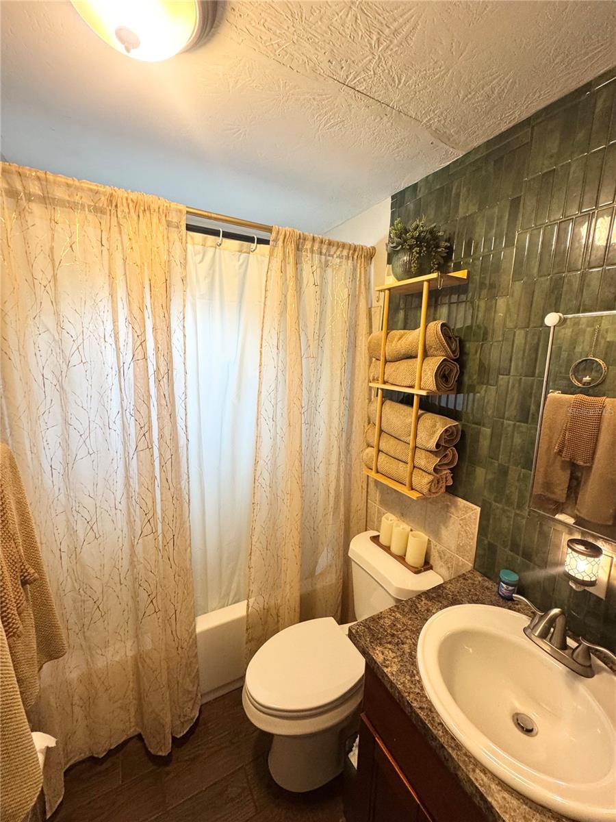 SUNSHINE GARDENS - Residential