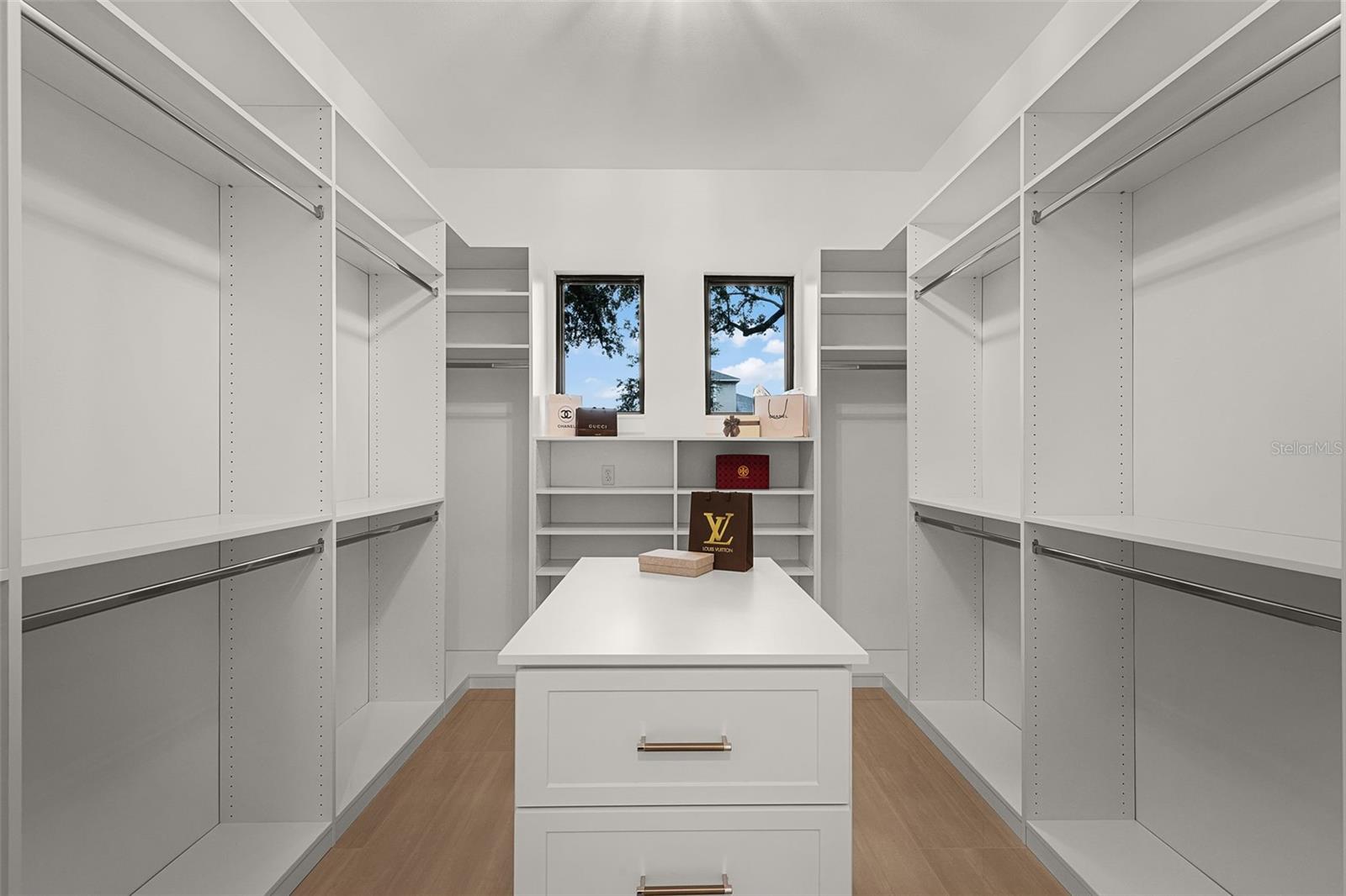 SHOWALTER PARK - Residential