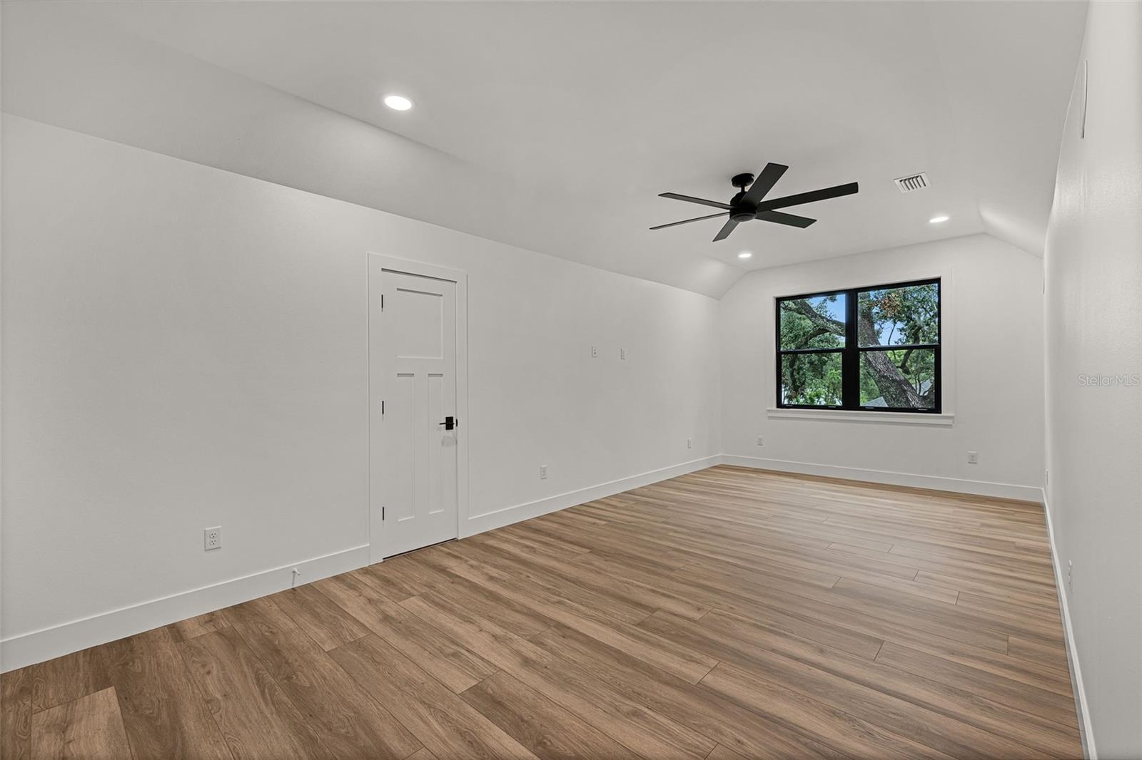 SHOWALTER PARK - Residential