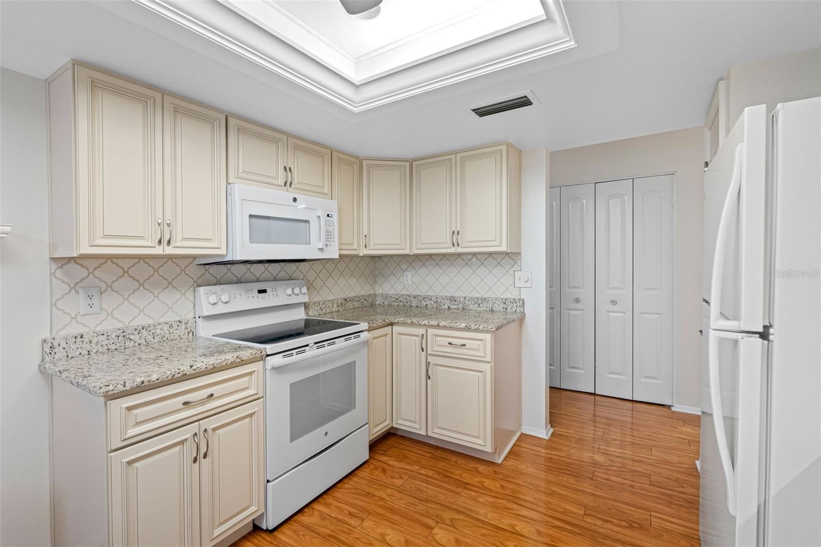 CHATEAUX WOODS CONDO - Residential