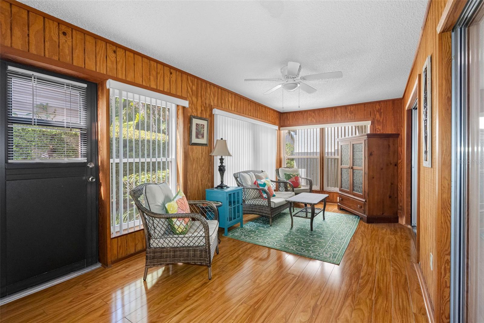 CHATEAUX WOODS CONDO - Residential