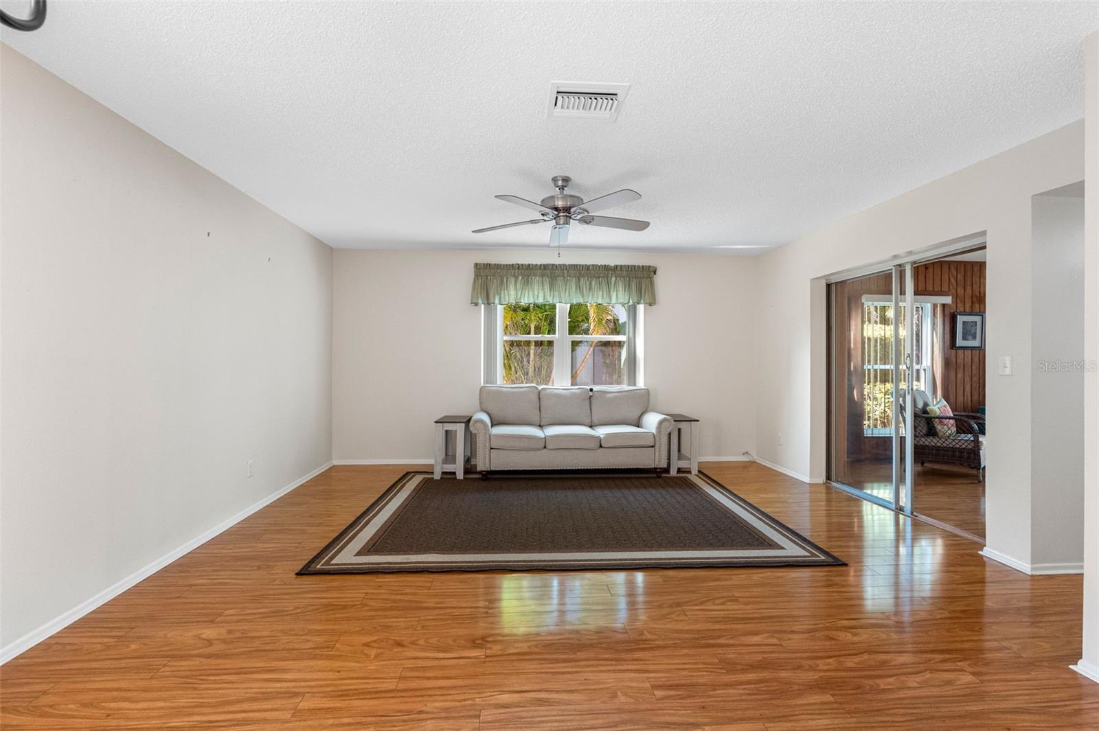 CHATEAUX WOODS CONDO - Residential