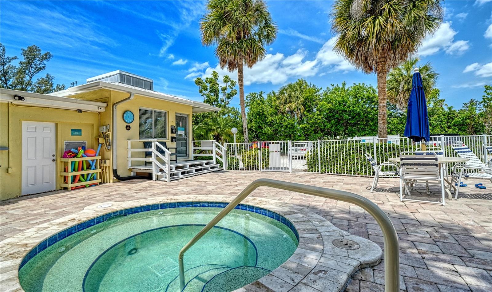 MCCALLS BEACH CASTLE - Residential