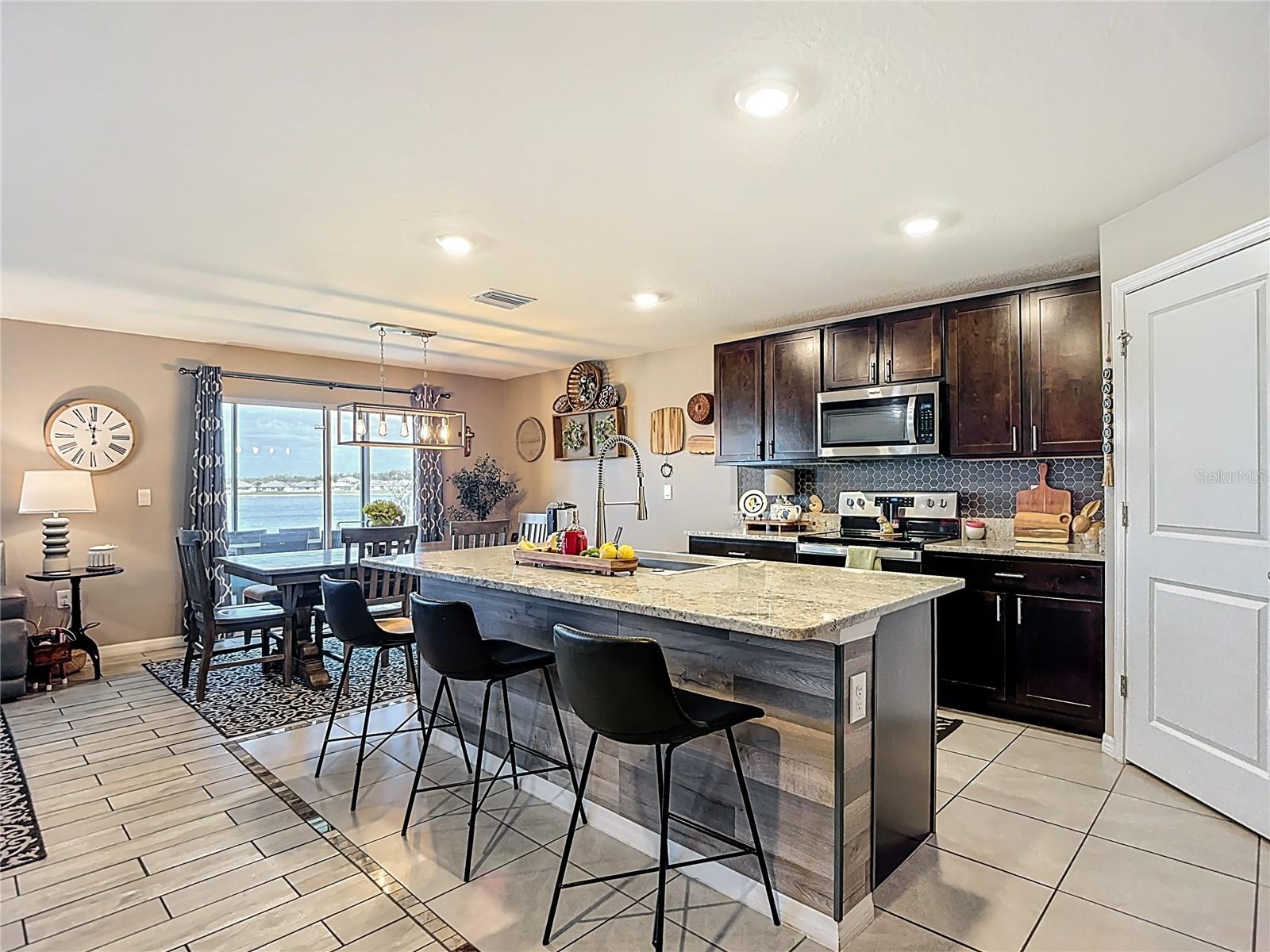 ABBOTT PARK - Residential