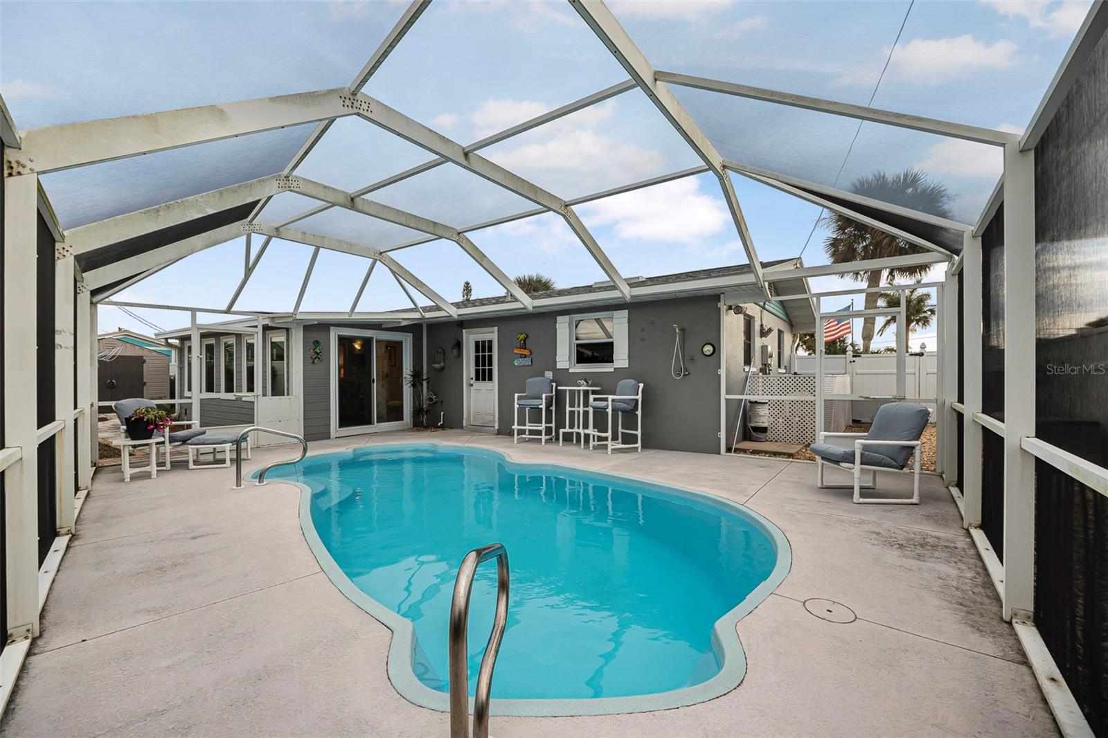 15 LONGFELLOW CIRCLE