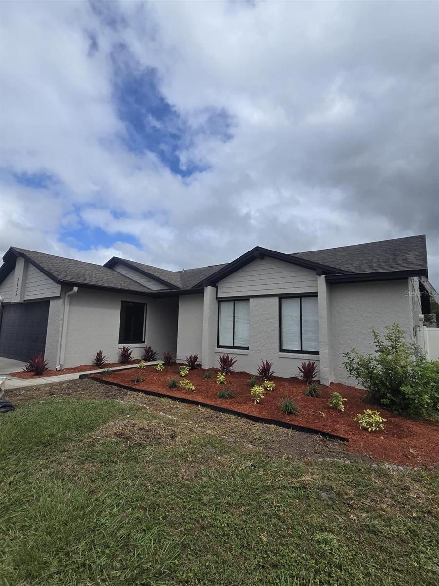 2633 DIXIE LANE