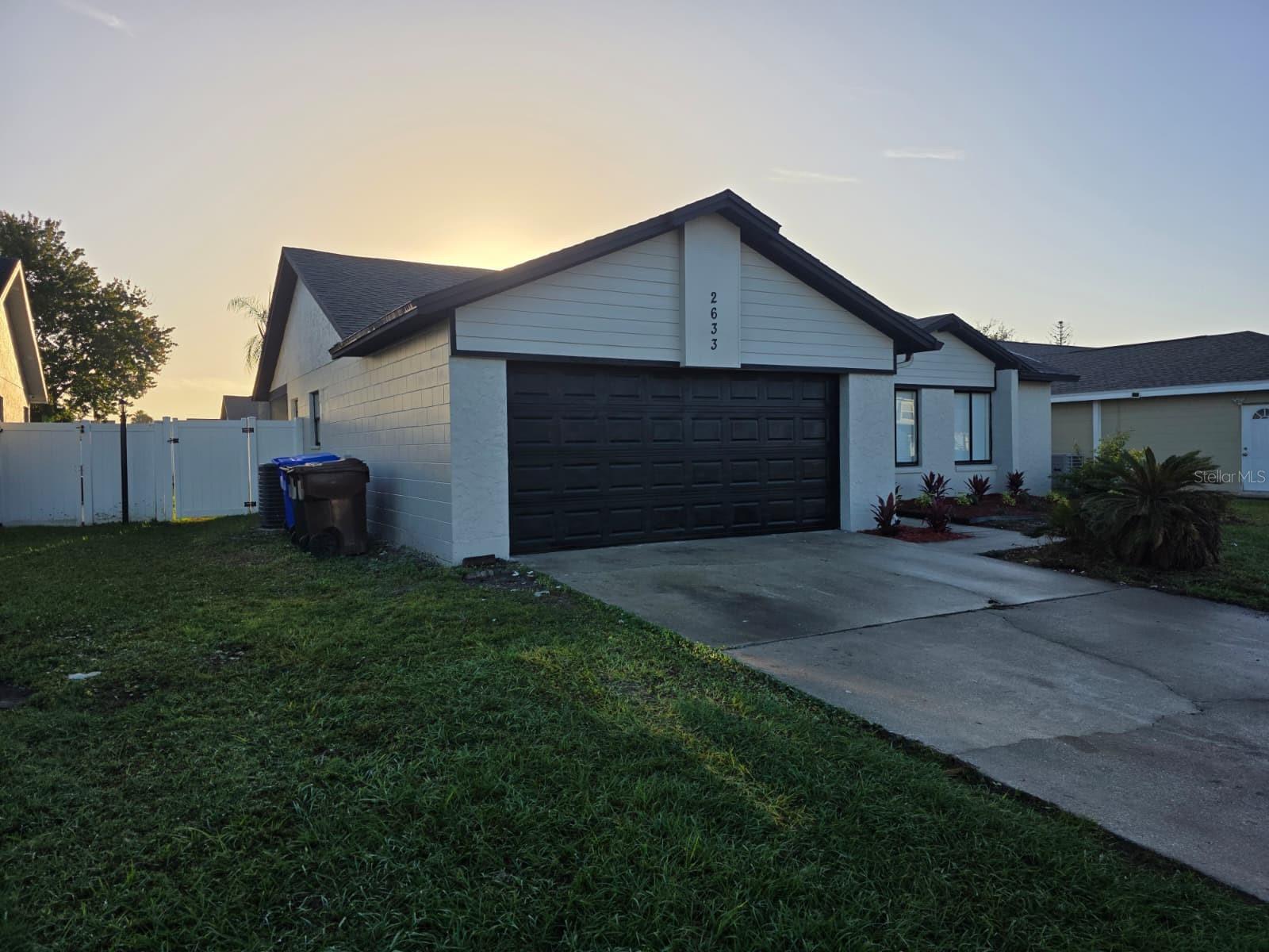2633 DIXIE LANE
