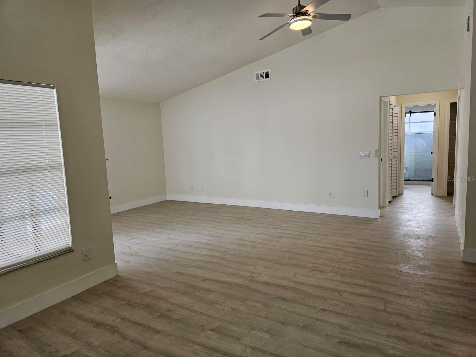 2633 DIXIE LANE