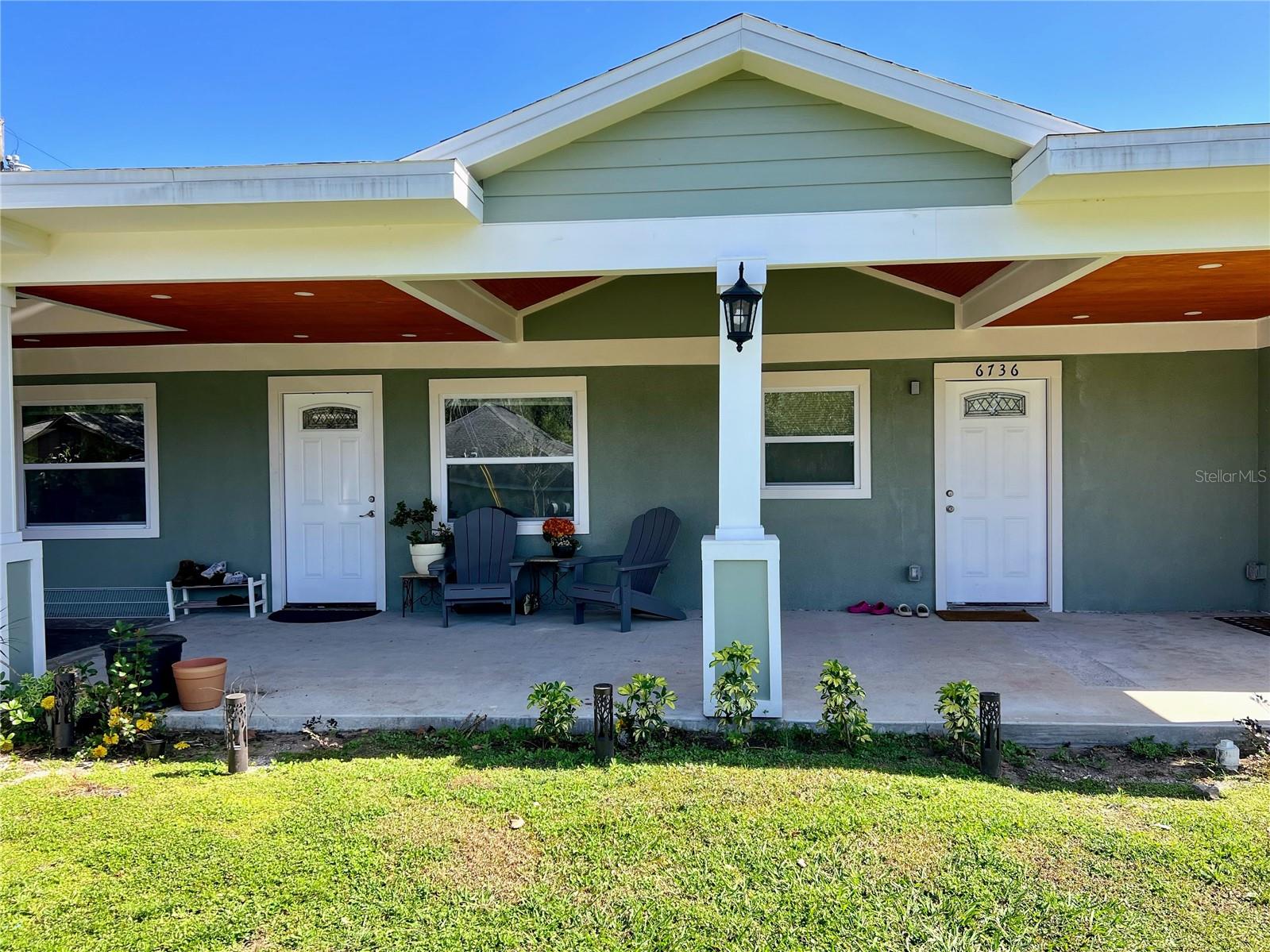 This stylish 1 bed / 1 bath apartment offers modern finishes and a comfortable layout, perfect for singles or couples. Conveniently located near shopping centers, top-rated restaurants, and the local hospital and doctors' offices, you’ll have everything you need just minutes away. Enjoy a vibrant lifestyle in a well-maintained and small community — schedule your tour today!