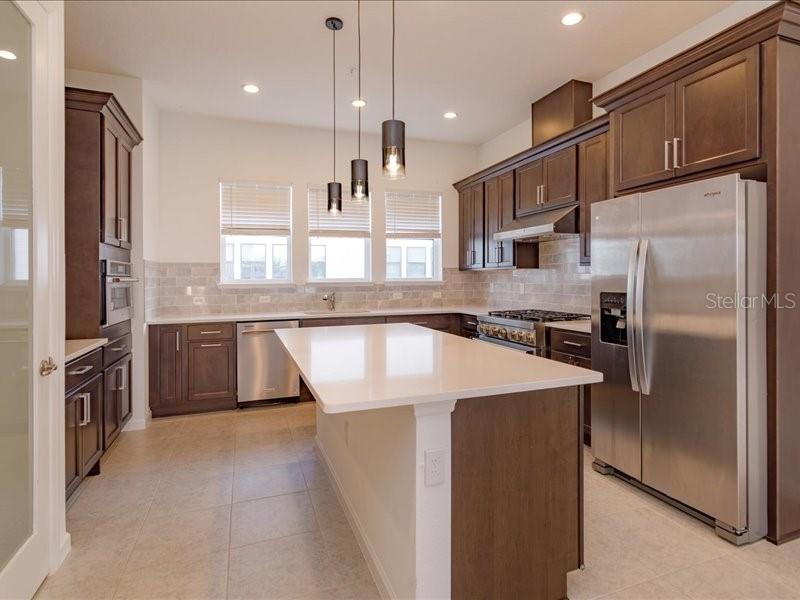 BRIX/THE PACKING DISTRICT - Residential Lease