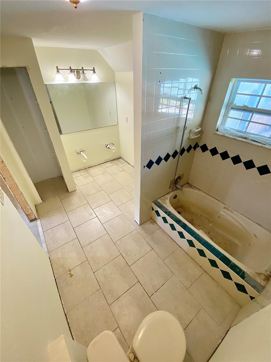 BRENTWOOD ESTATES - Residential