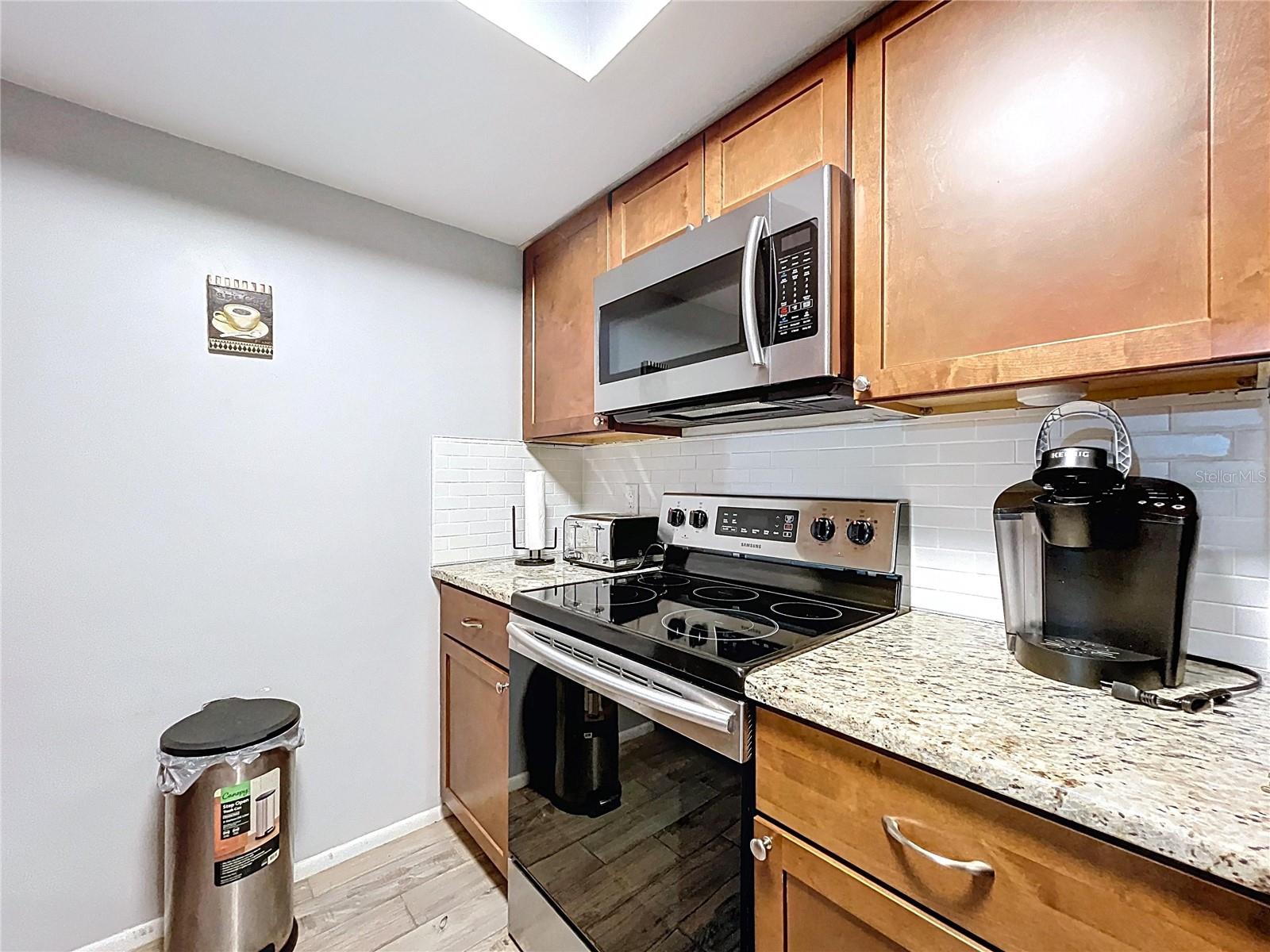 2587 COUNTRYSIDE BOULEVARD 6107