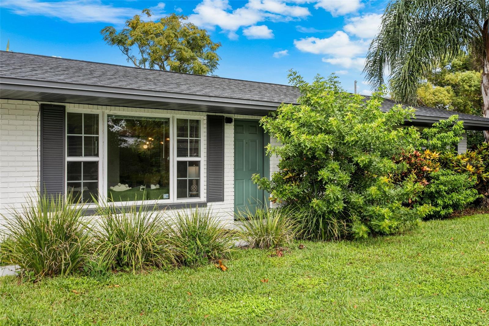 412 DEVILLE DRIVE E