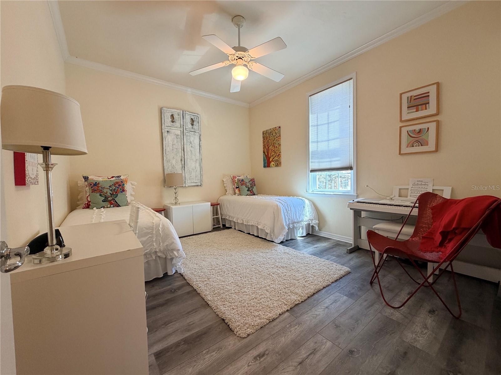 HP/VILLAGE CENTER 29 - Residential Lease