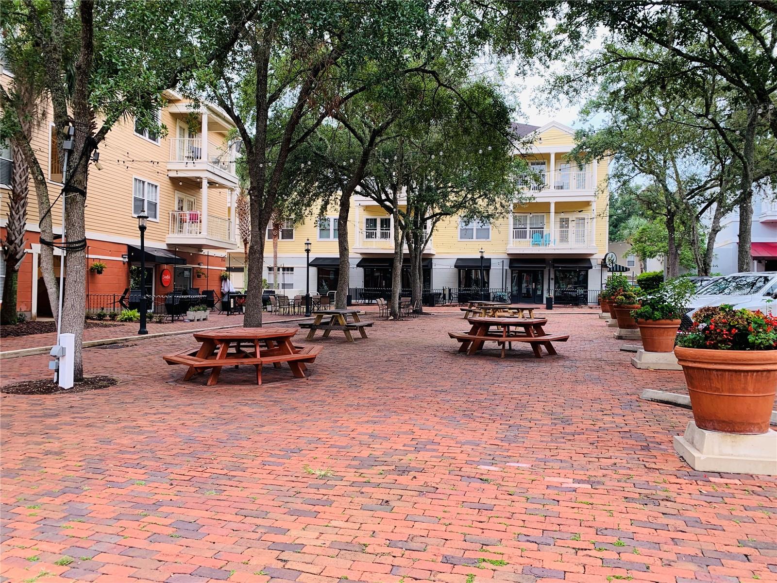 HP/VILLAGE CENTER 29 - Residential Lease