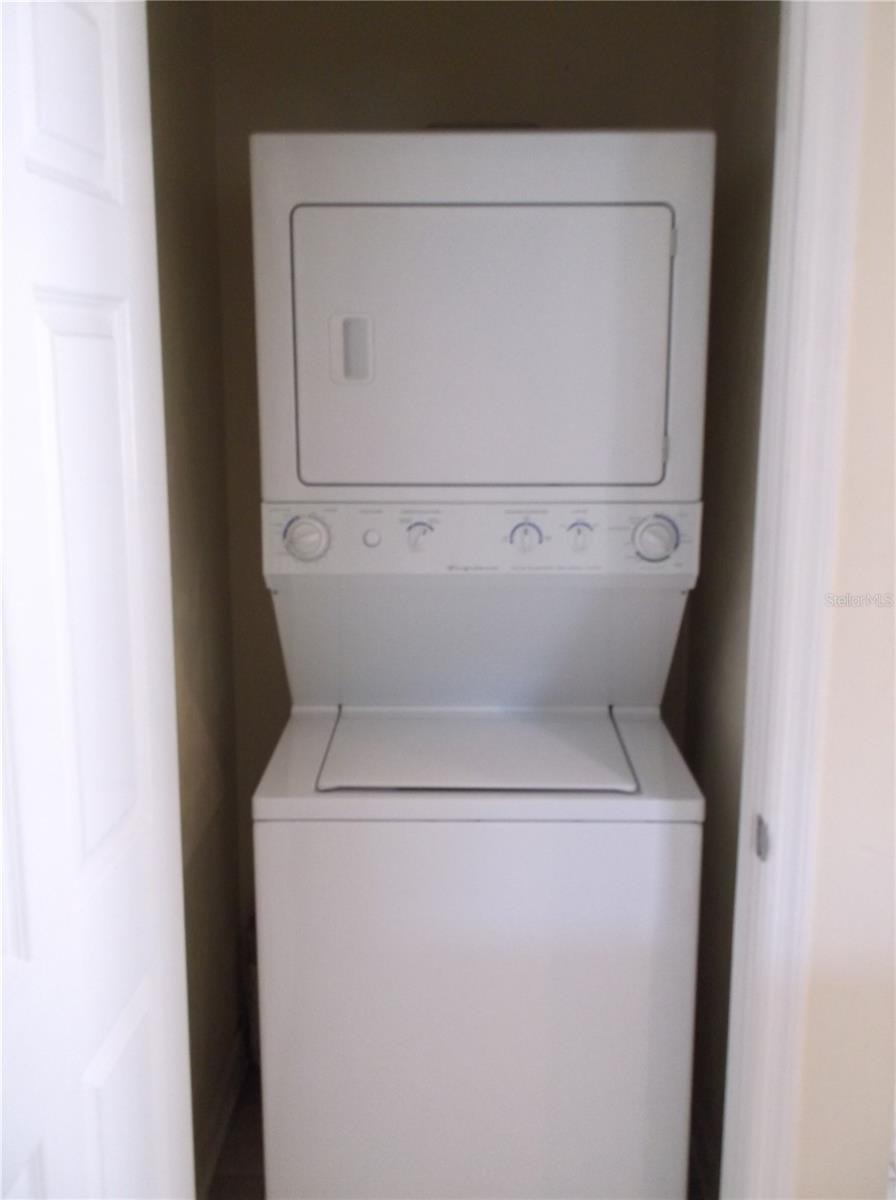 HP/VILLAGE CENTER 29 - Residential Lease