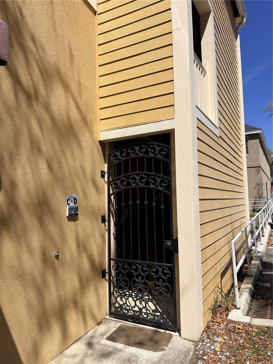 HP/VILLAGE CENTER 29 - Residential Lease