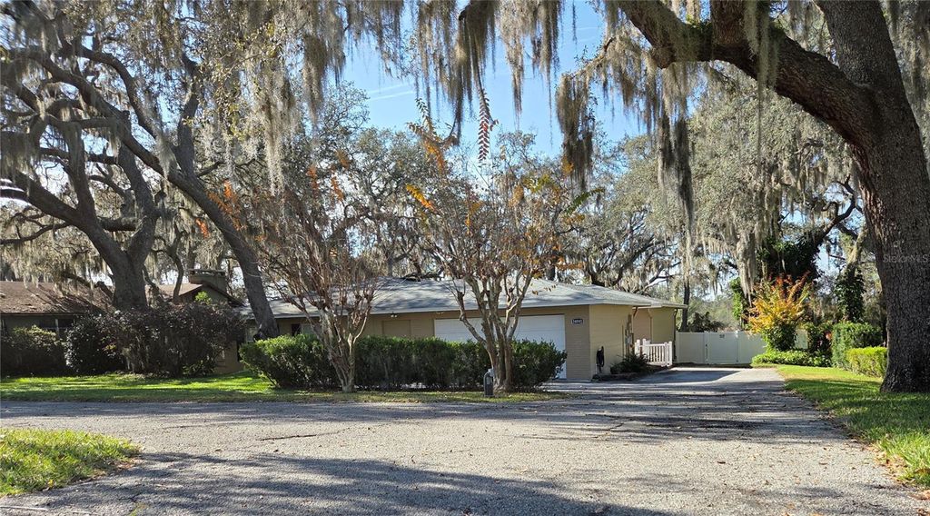 Photo of 34041 Highland Road, Leesburg, FL 34788 (MLS # G5104831)