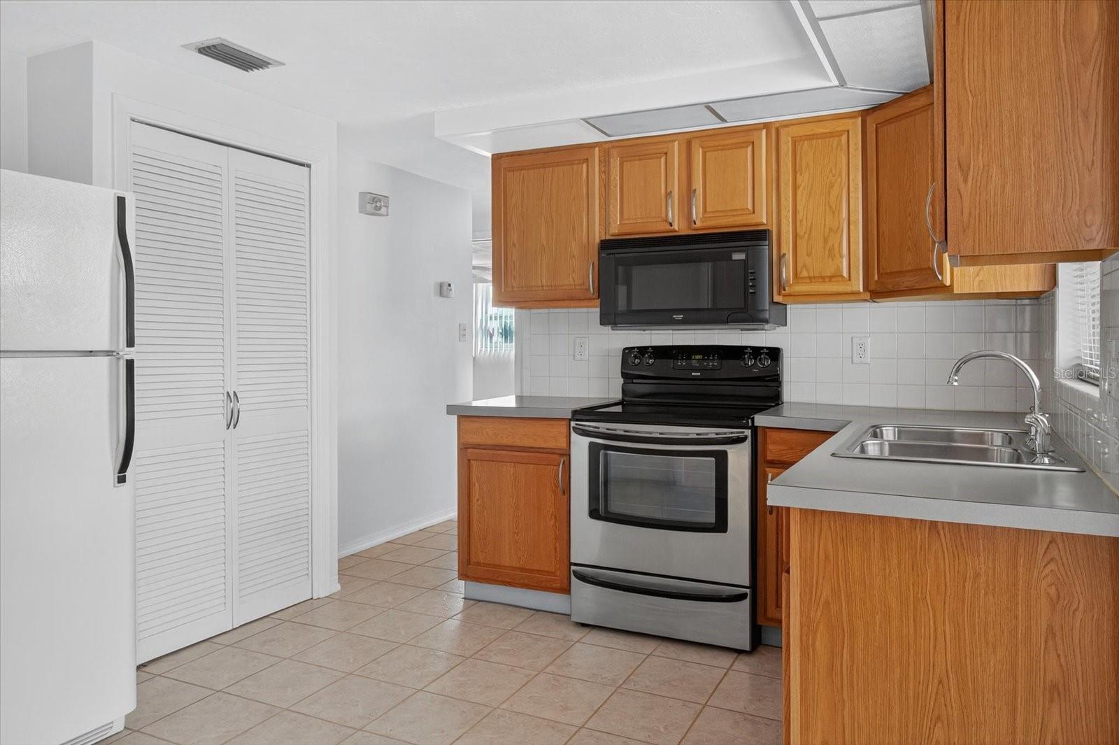CREST RIDGE GARDENS - Residential