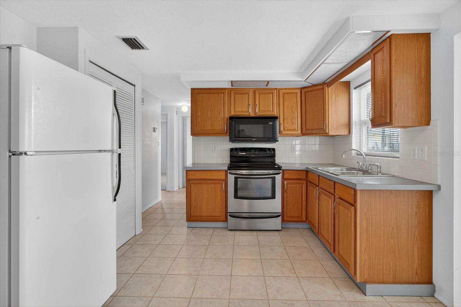 CREST RIDGE GARDENS - Residential