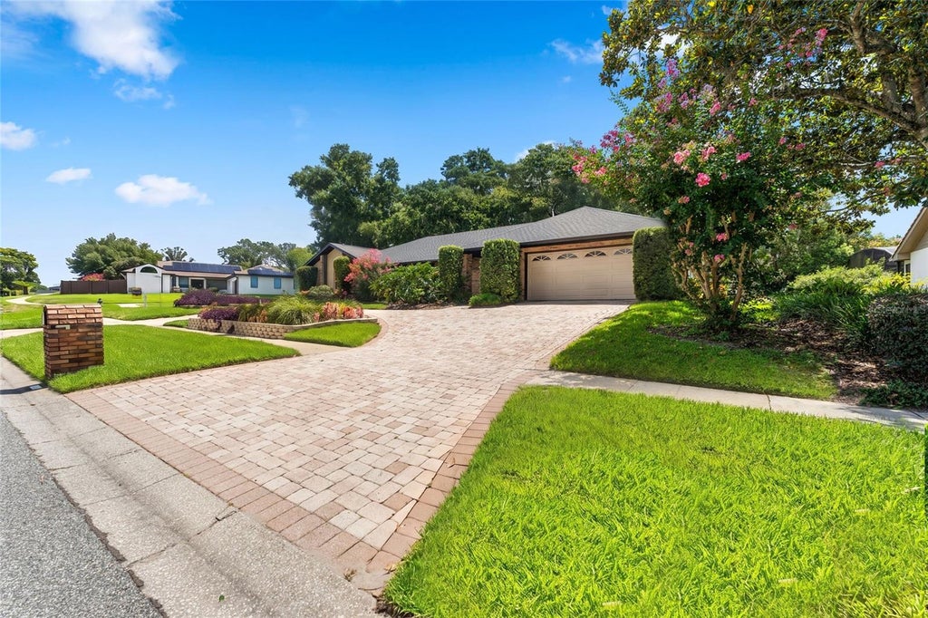 Photo of 5415 Bay Side Drive, Orlando, FL 32819 (MLS # O6420974)