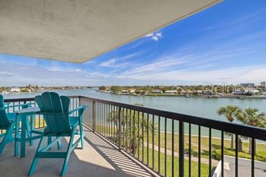 Waterfront 2/2 corner unit.  No smoking building.