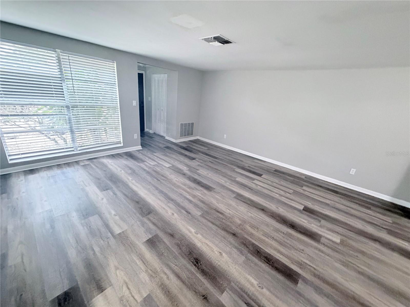 8923 CANDLEWICK LANE