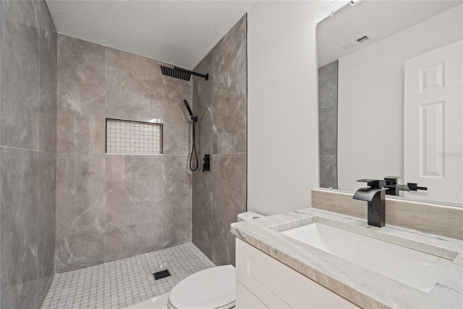 LUDLOW HEIGHTS - Residential Lease