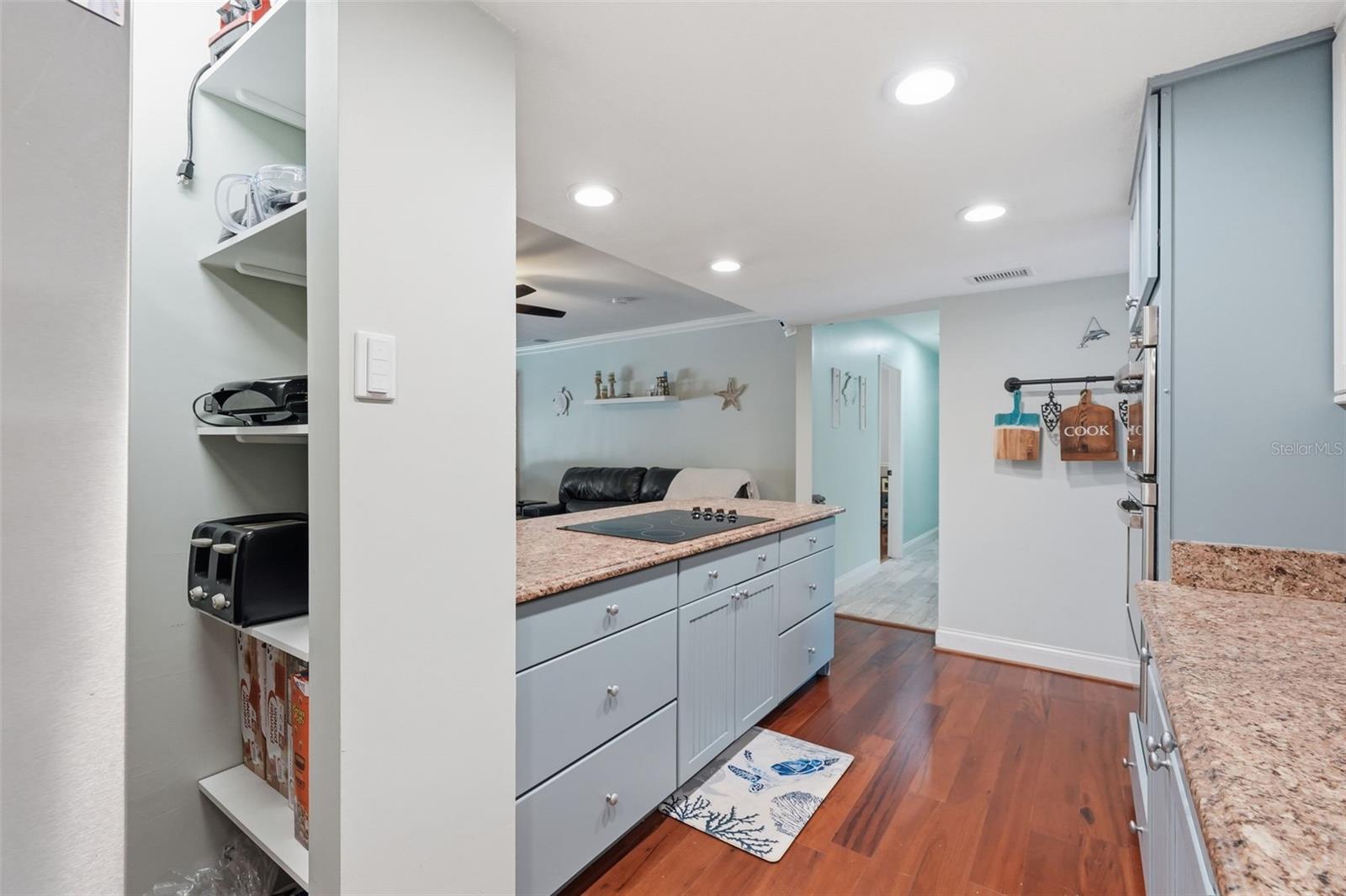 OAK MONT UNIT 10 - Residential