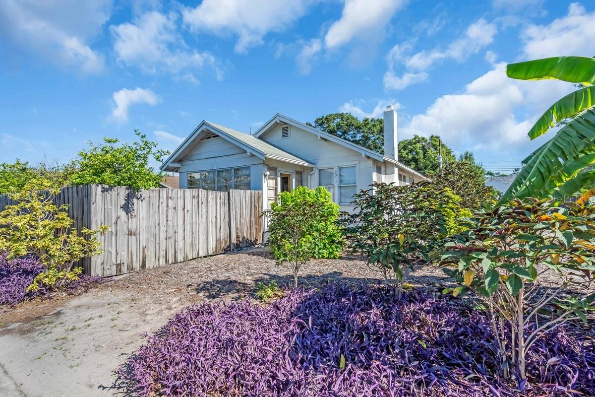 Rare Opportunity in Historic Kenwood – 2.5 Lots!
An exceptional chance to own two and a half lots in one of St. Petersburg’s most desirable neighborhoods — Historic Kenwood! This property offers endless potential: renovate the existing home, add an accessory dwelling unit (ADU), build a second home, or start fresh with new construction or multiple units. Don't miss this rare opportunity to invest in a highly sought-after neighborhood with strong upside potential.
Please Note:
Due to the condition of the home, cash offers only will be considered.
SOLD AS-IS – Seller will make no repairs.
No wholesalers, assignable contracts, or sight-unseen offers will be accepted.
All offers must be submitted on the FARBAR AS-IS contract.
