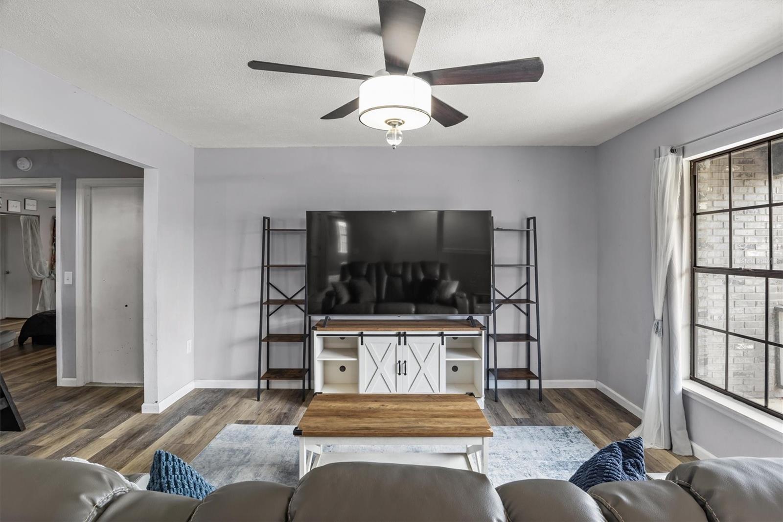 SUNNY GLEN PH 02 - Residential