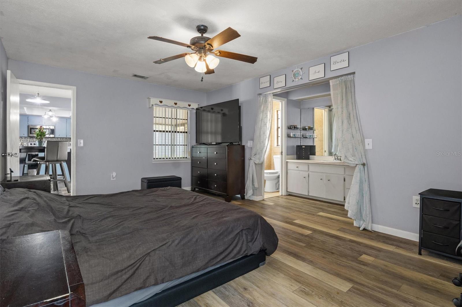 SUNNY GLEN PH 02 - Residential