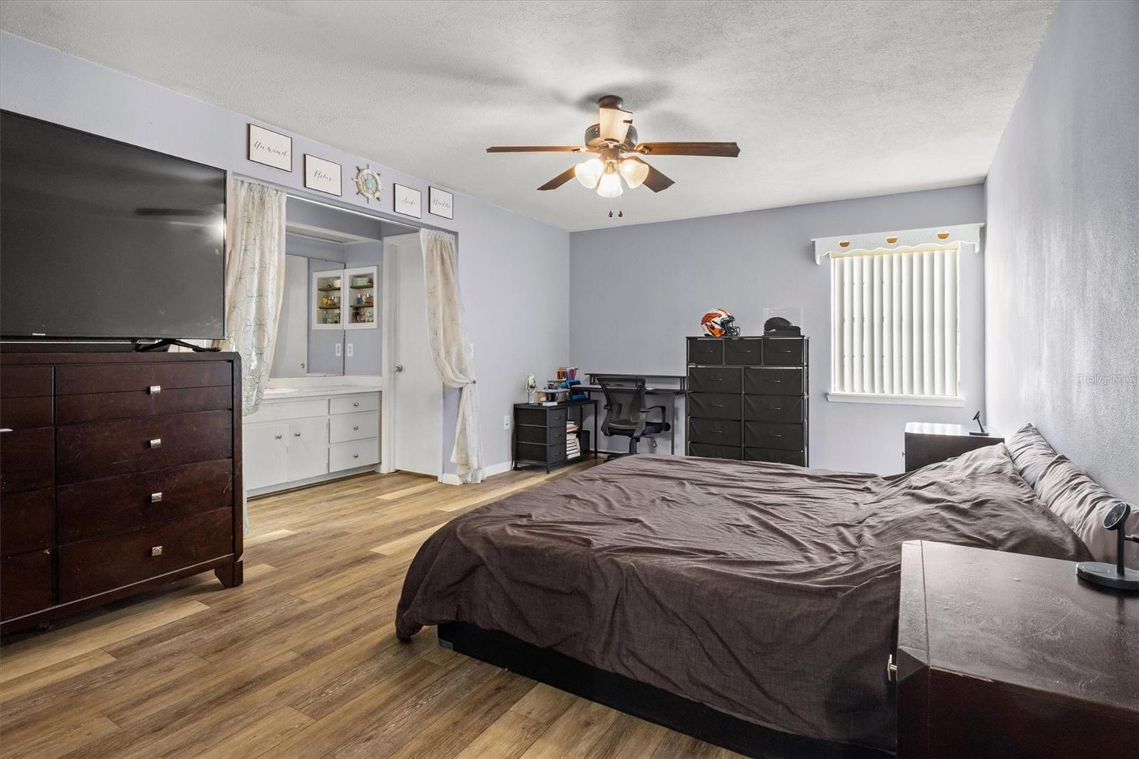 SUNNY GLEN PH 02 - Residential