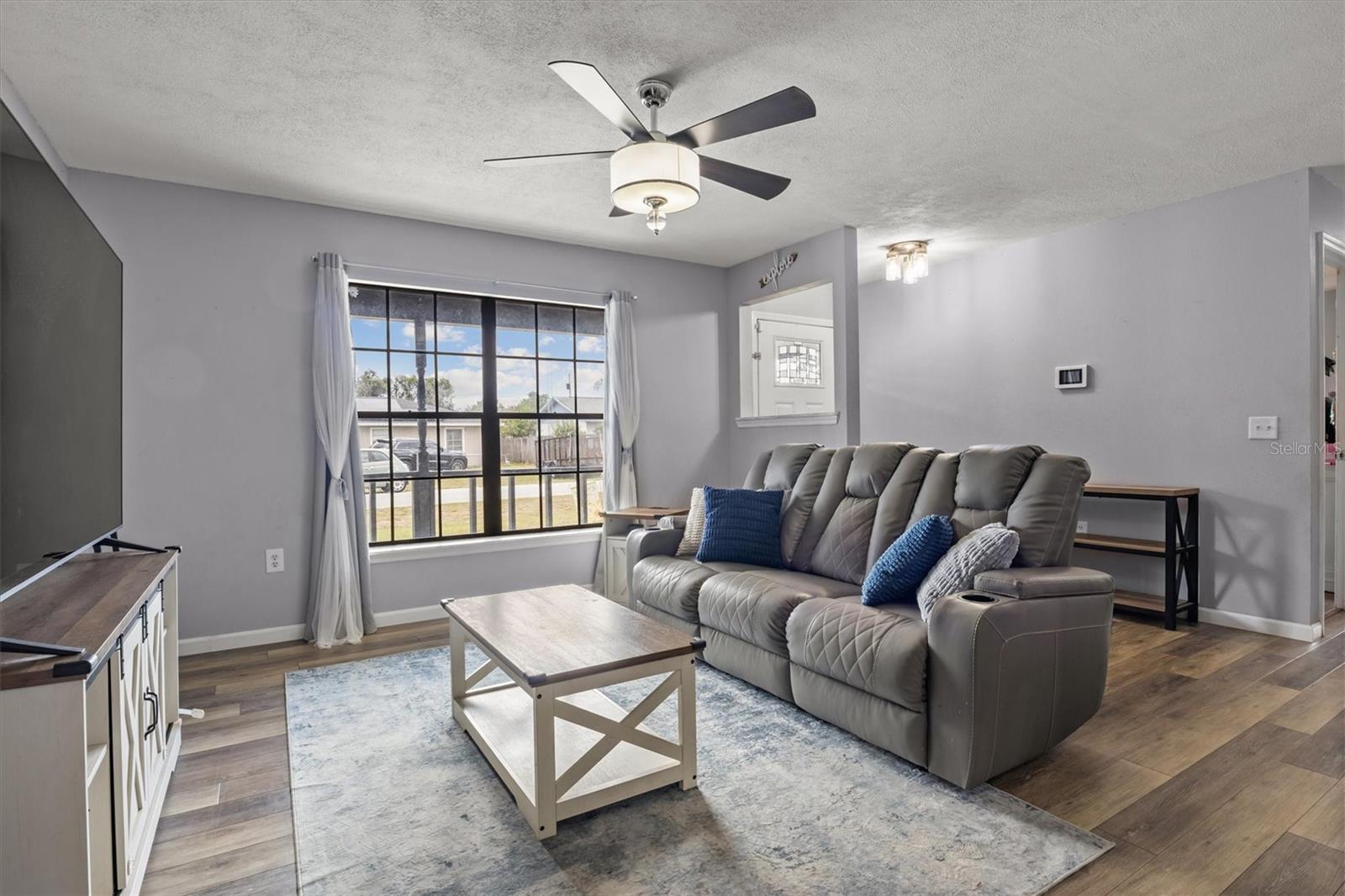SUNNY GLEN PH 02 - Residential
