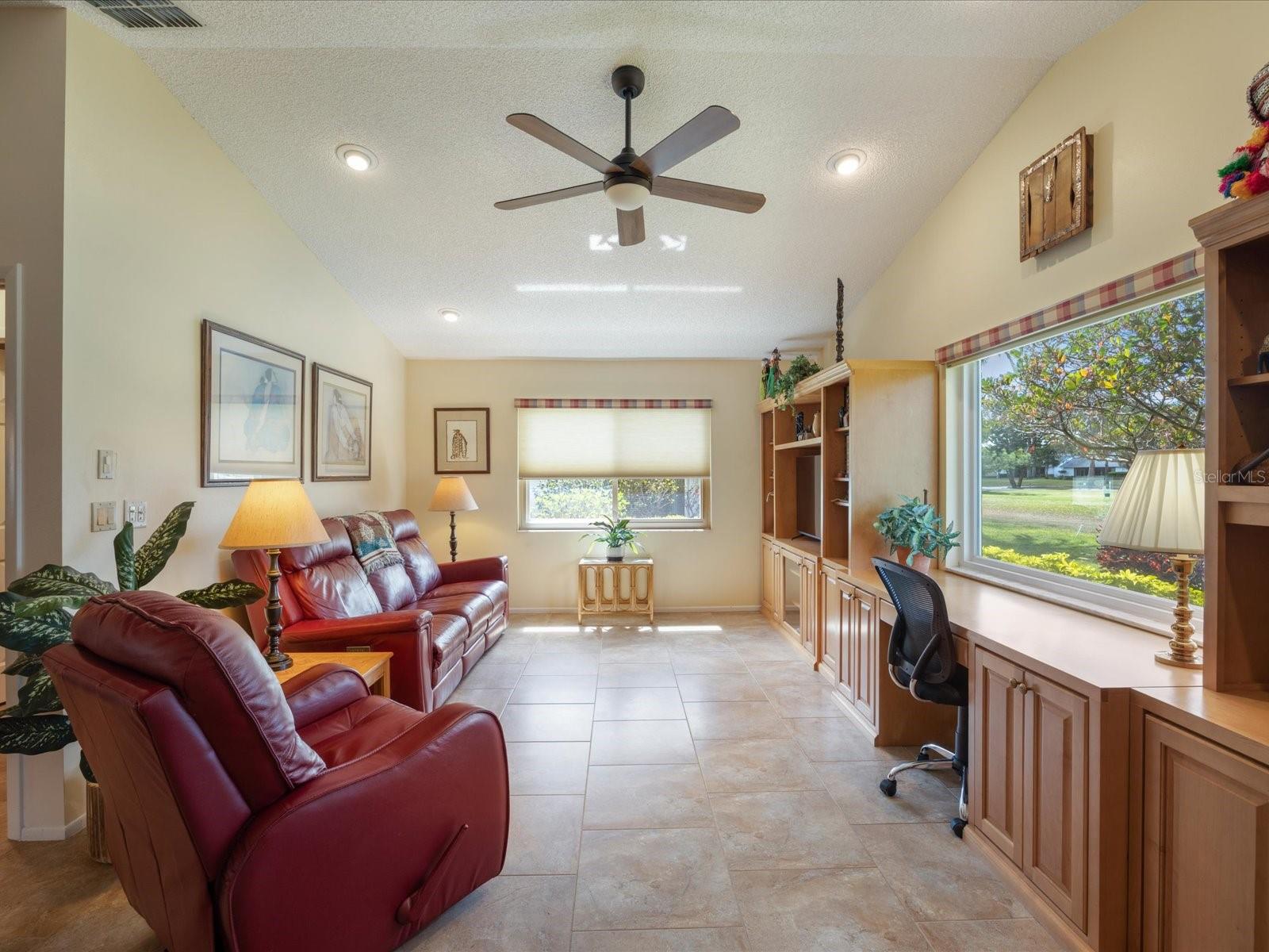 HIGHLAND LAKES UNIT FIFTEEN PH 1 - Residential