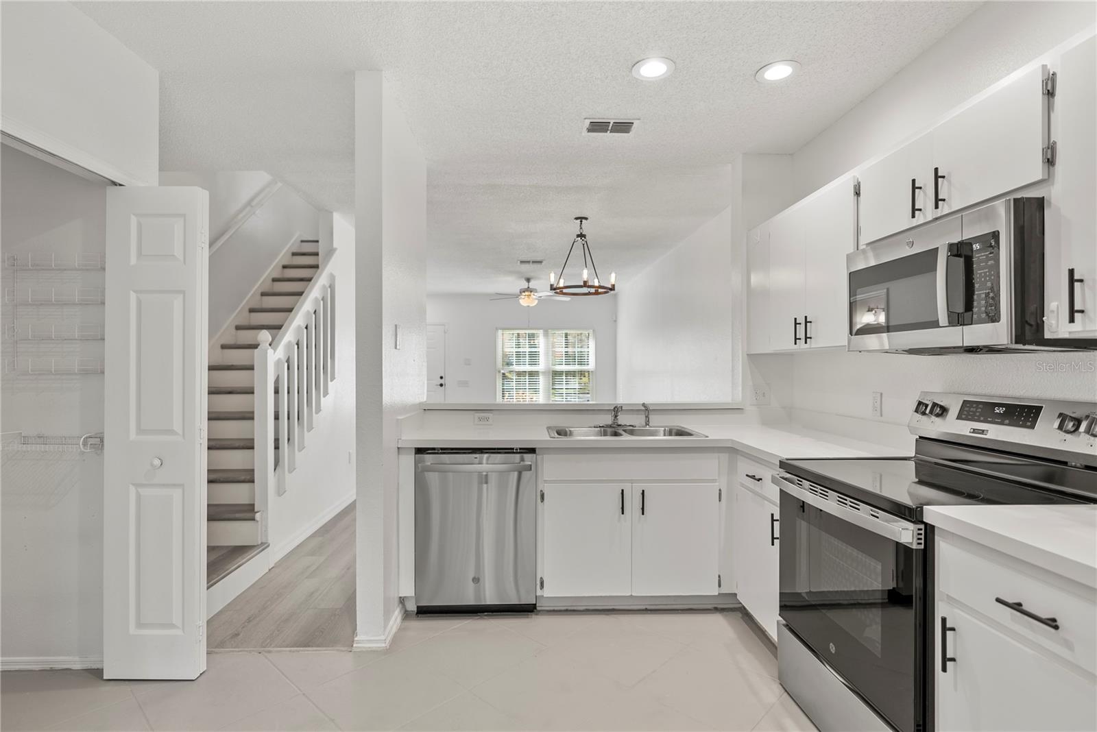 HUNTERS KEY TWNHMS AT NORT - Residential Lease